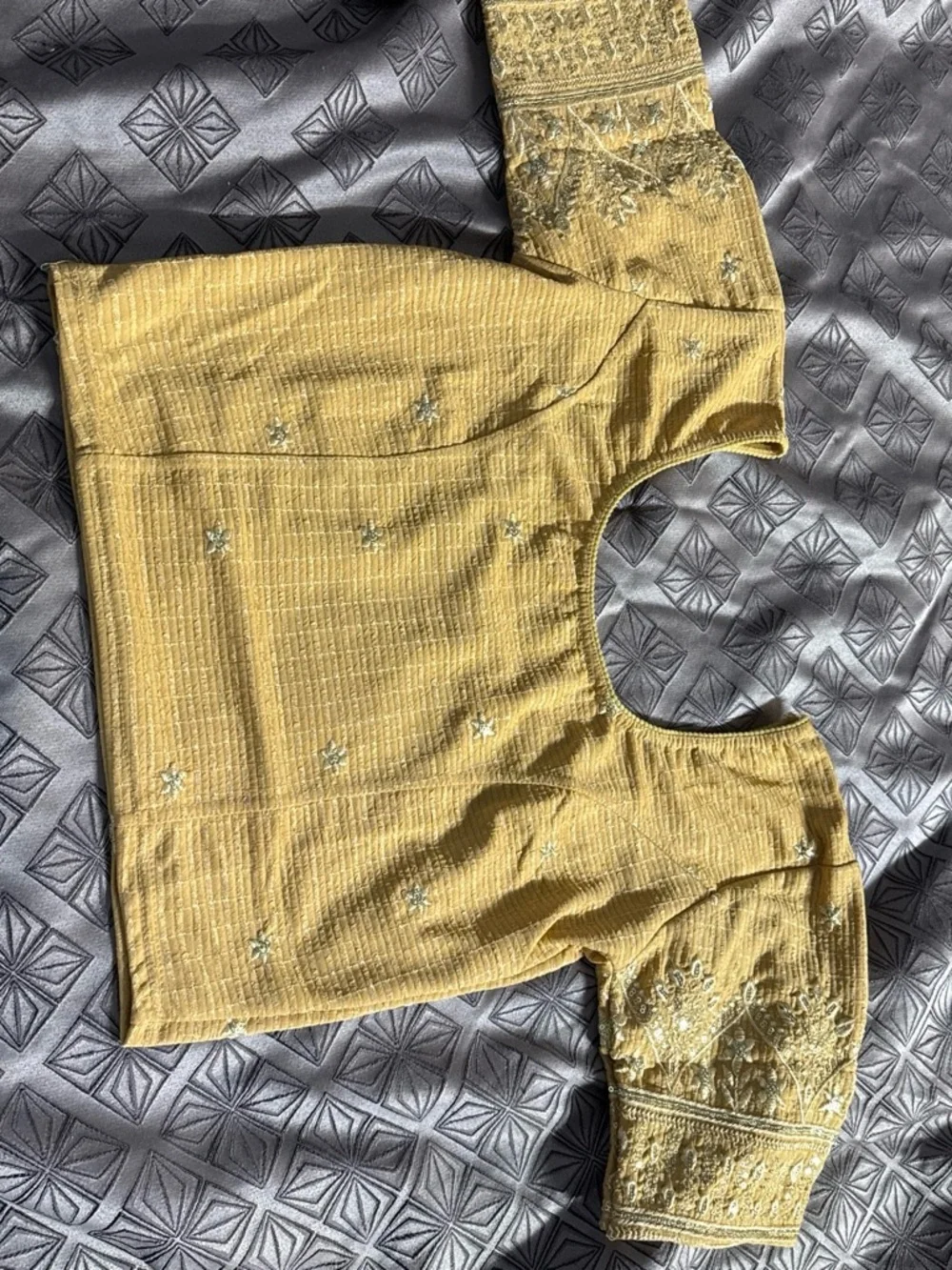Strachable blouse